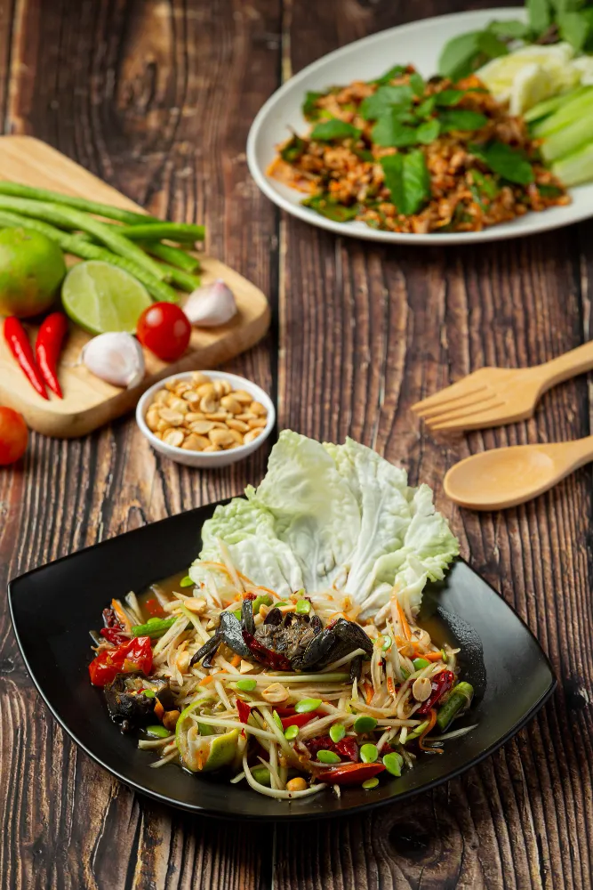 Som Tam (green papaya salad)