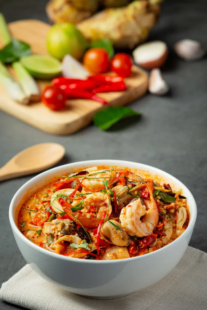 Tom Yum Goong (Sour hot soup with prawns)